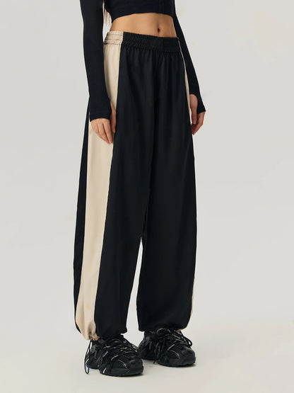 Hose mit Kordelzug am Saum und kontrastierender elastischer Taille