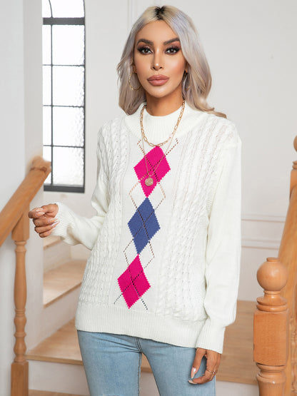 Pullover mit durchbrochenem geometrischem Stehkragen