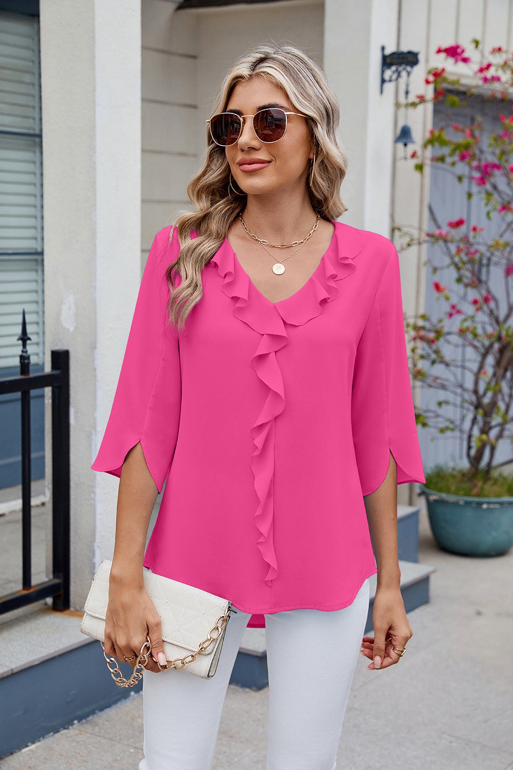 Bluse mit Rüschen, V-Ausschnitt und Dreiviertelärmeln