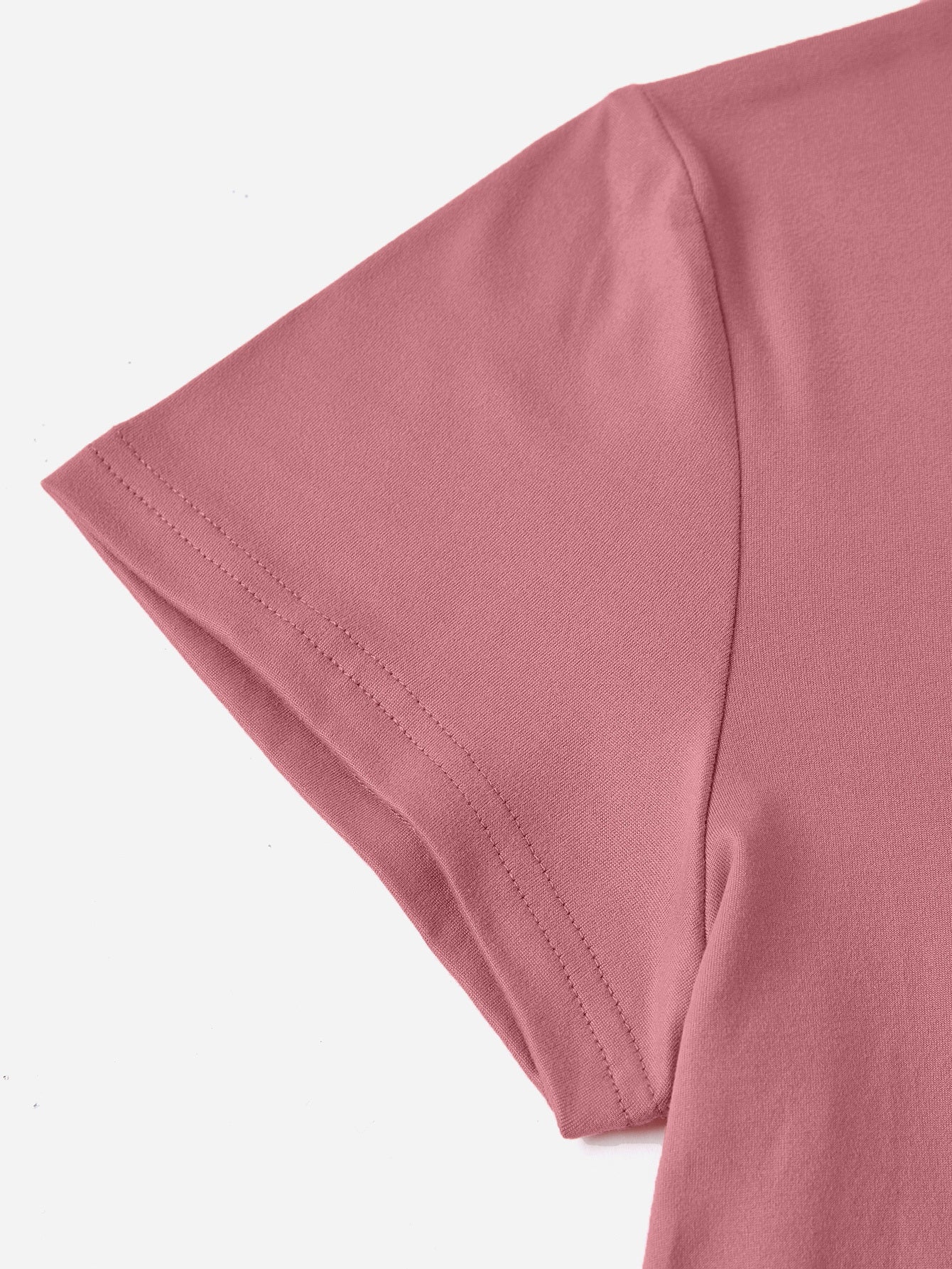 T-Shirt mit Rundhalsausschnitt und kurzen Ärmeln und Grafik