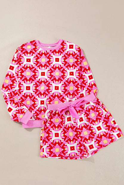 Set aus Oberteil und Shorts mit geometrischem Rundhalsausschnitt