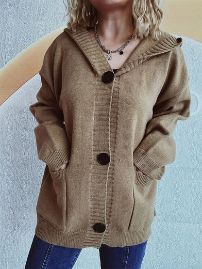 Strickjacke mit Kapuze und überschnittenen Schultern