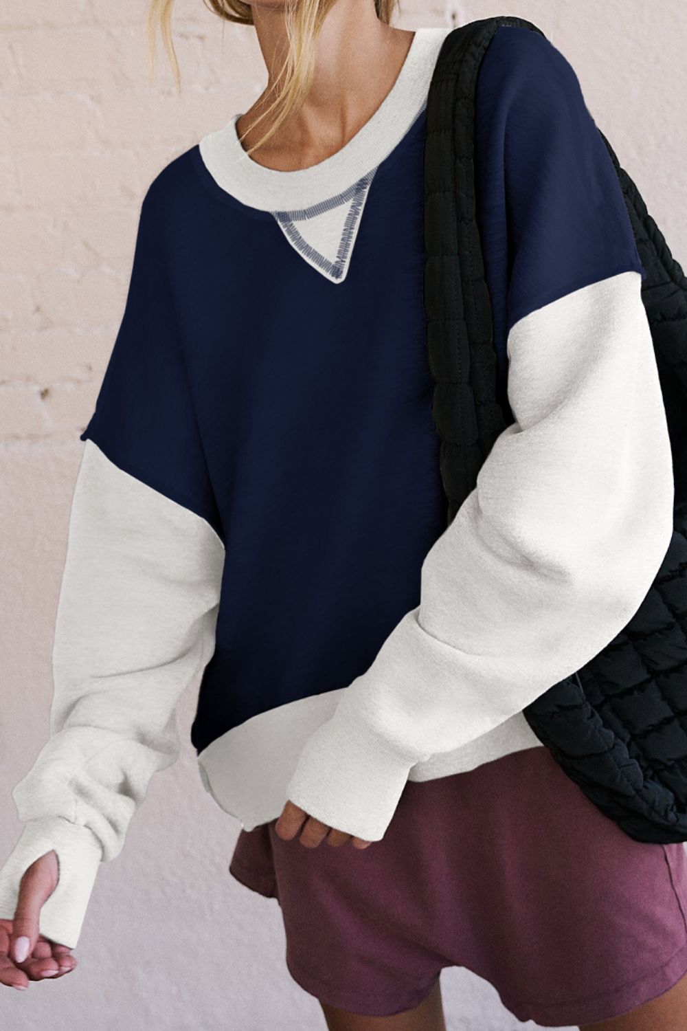 Sweatshirt mit kontrastierendem Rundhalsausschnitt und langen Ärmeln