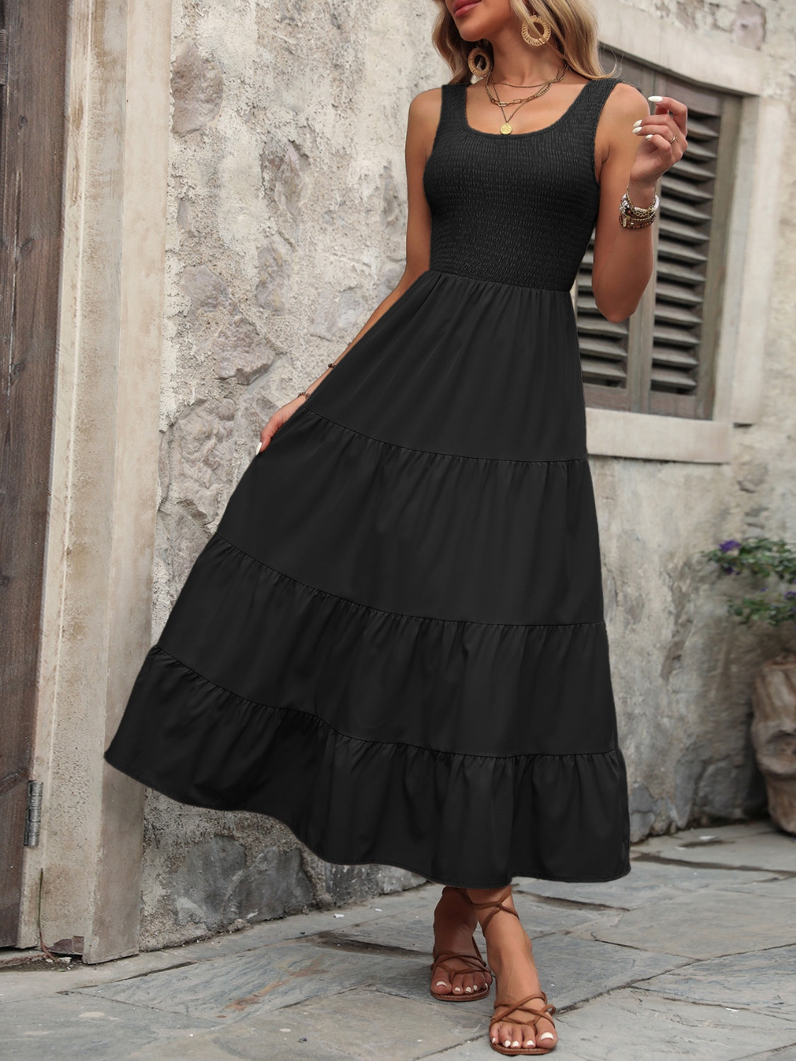 Ärmelloses Tankkleid mit gesmoktem U-Ausschnitt