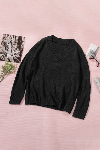 Pullover mit V-Ausschnitt und überschnittenen Schultern