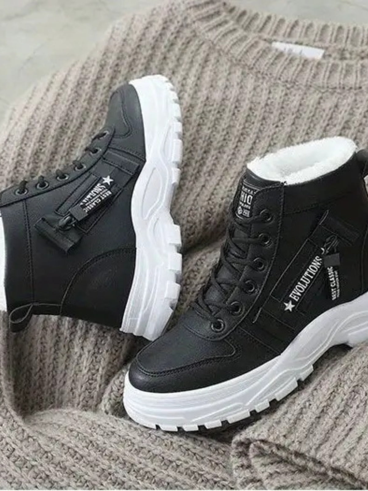 Plateaustiefel mit dekorativem Reißverschluss und runder Zehenpartie