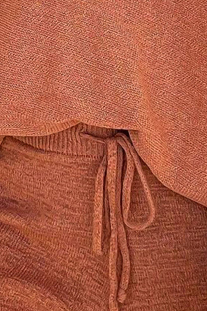 Set aus Oberteil mit überschnittenen Schultern und Shorts mit Kordelzug