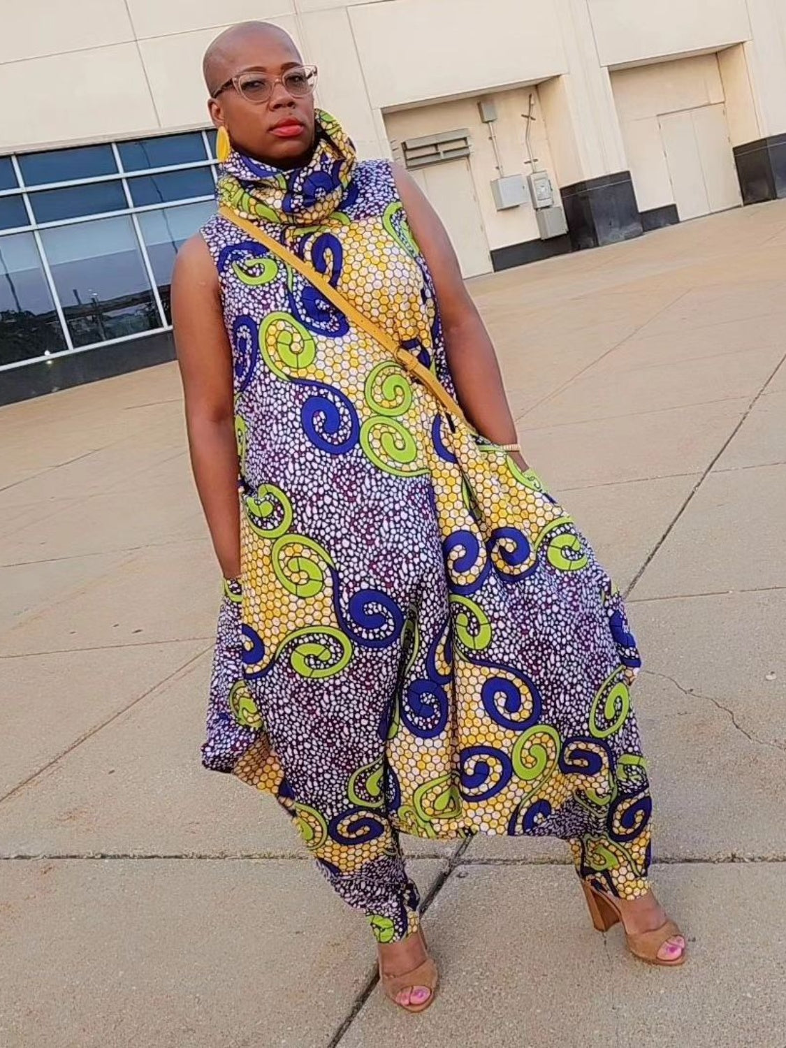 Bedruckter ärmelloser Rollkragen-Overall mit Taschen