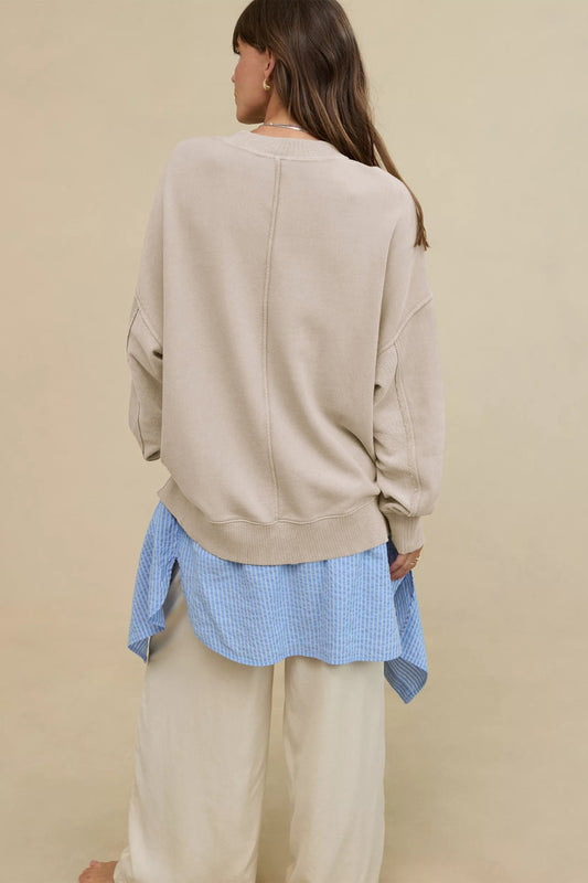 Sweatshirt mit seitlichem Schlitz und Rundhalsausschnitt und langen Ärmeln