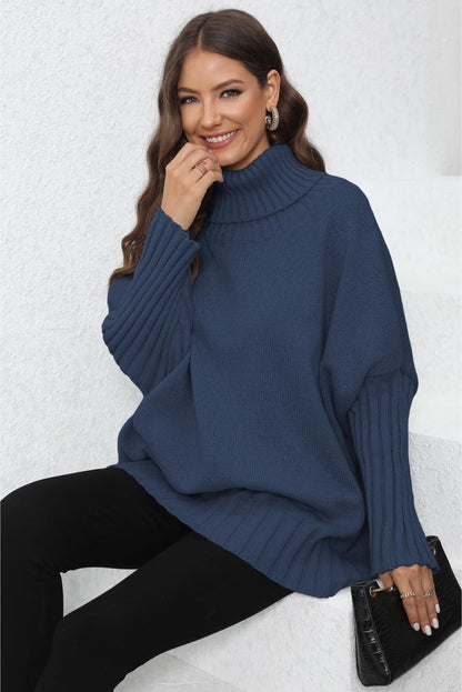 Gerippter Pullover mit Rollkragen und langen Ärmeln