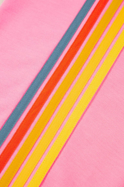 Active-Hose mit kontrastierenden Streifen und elastischer Taille