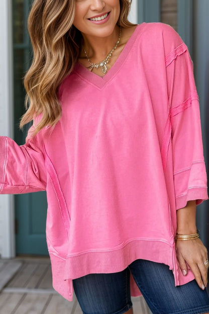 Bluse mit V-Ausschnitt und sichtbaren Nähten