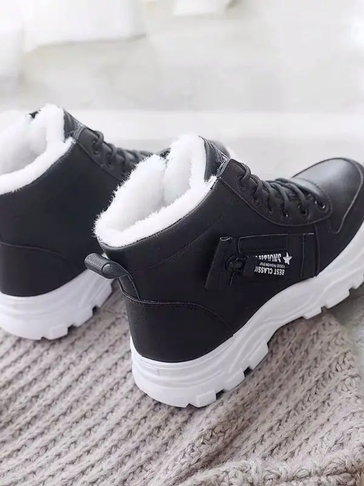 Plateaustiefel mit dekorativem Reißverschluss und runder Zehenpartie