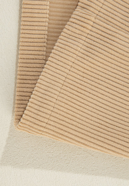 Langärmlige Hemdbluse mit Rüschen und Knöpfen