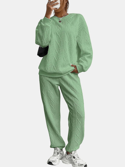 Strukturiertes Set aus Oberteil und Hose mit Rundhalsausschnitt