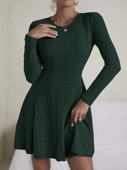 Strukturiertes Langarmkleid mit Rundhalsausschnitt