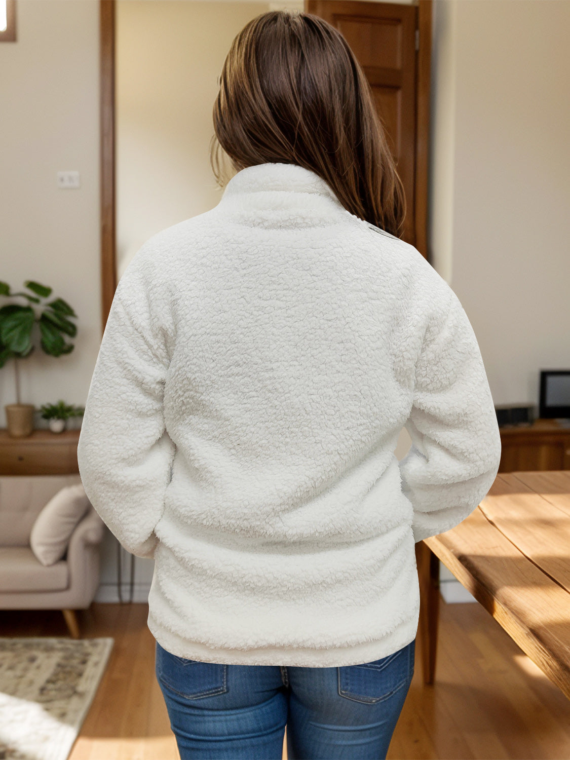 Sherpa-Jacke mit Rollkragen und Reißverschluss in voller Größe und langen Ärmeln