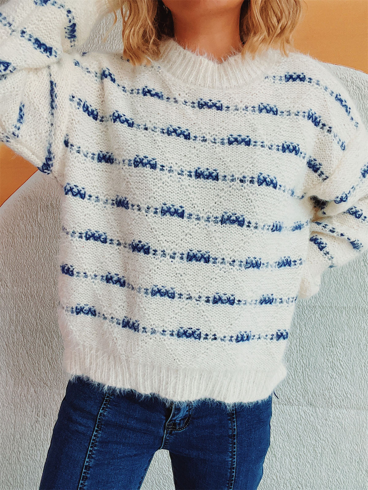 Gestreifter Pullover mit Rundhalsausschnitt und langen Ärmeln