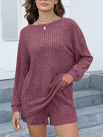 Set aus Top und Shorts mit Rundhalsausschnitt, überschnittenen Schultern