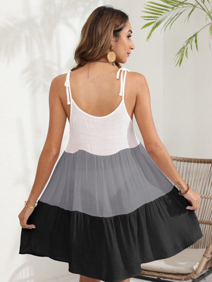 Vestido tipo pareo con tirantes finos y bloques de color