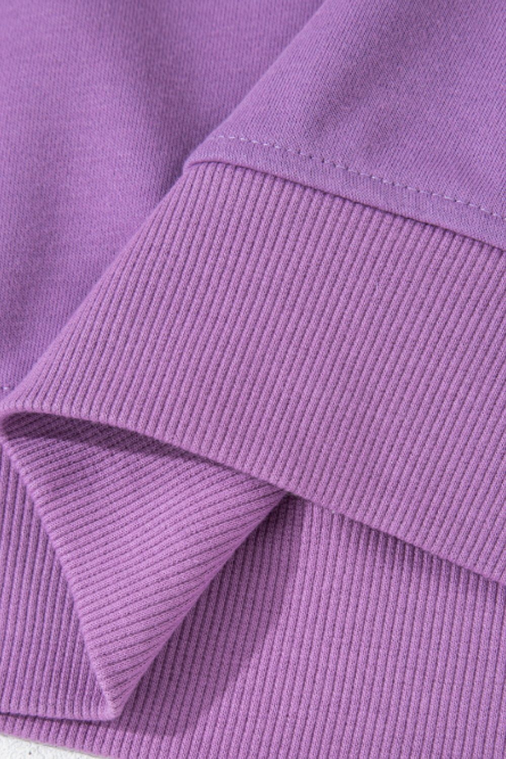 Sweatshirt mit kontrastierendem Rundhalsausschnitt und langen Ärmeln