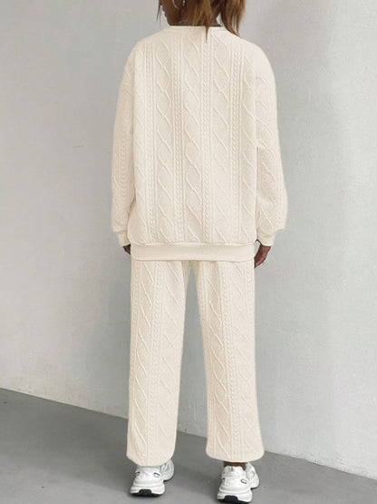 Strukturiertes Set aus Oberteil und Hose mit Rundhalsausschnitt