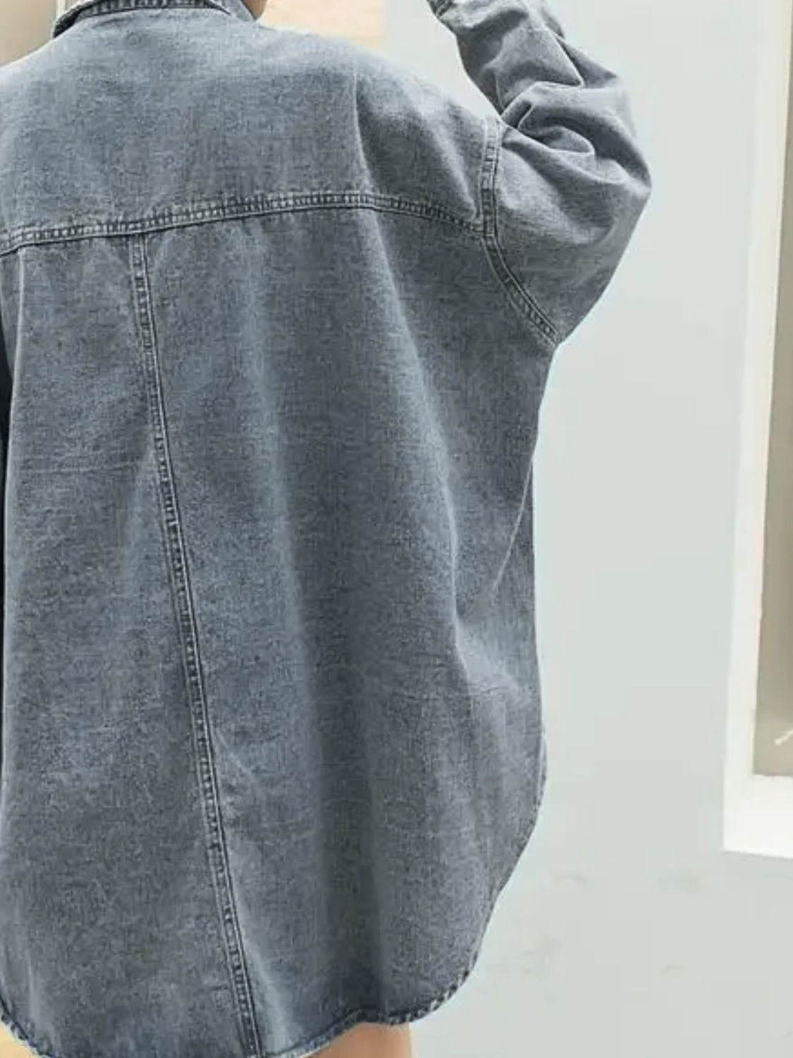 Jeansjacke mit besticktem Patch und Knopfleiste, langärmlig