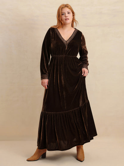 Plus Size Midikleid mit Spitzendetail und V-Ausschnitt und langen Ärmeln