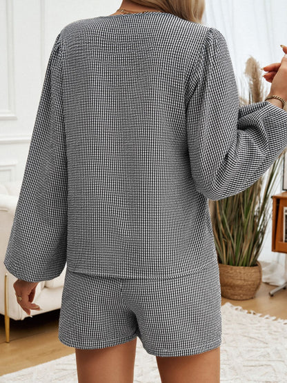 Set aus Langarm-Top und Shorts mit Bindeband