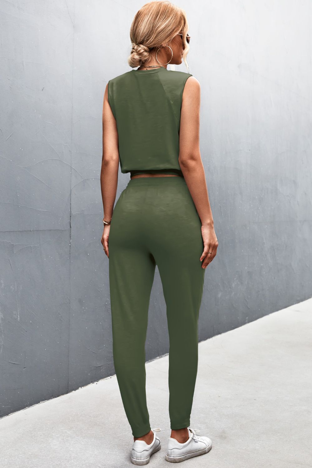 Set aus ärmellosem Top und Jogginghose