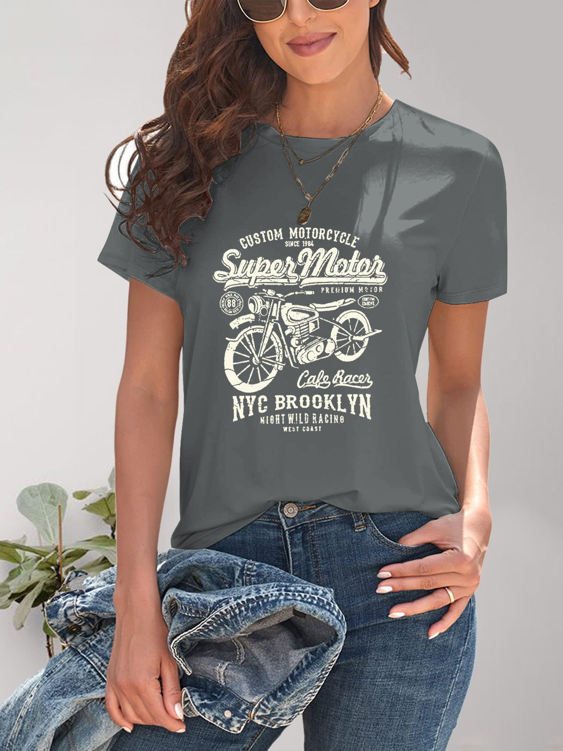 T-Shirt mit Rundhalsausschnitt und Motorrad-Grafik
