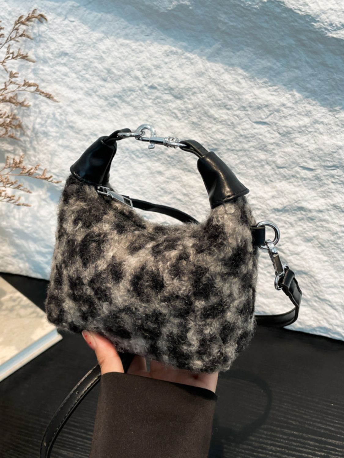 Flauschige Mini-Handtasche aus Polyester mit Reißverschluss