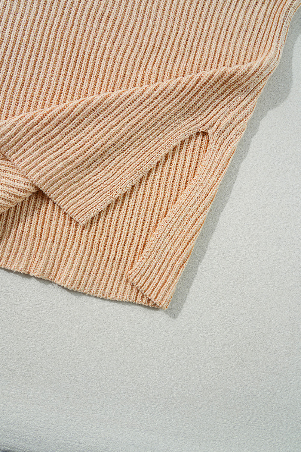 Pullover mit seitlichem Schlitz und Rundhalsausschnitt und langen Ärmeln