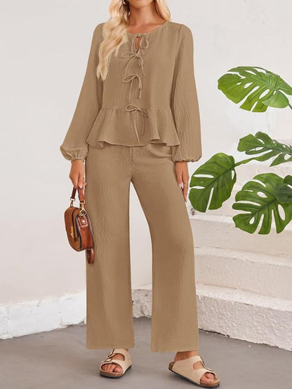 Set aus Oberteil und Hose mit Ballonärmeln und Bindeband am Hals