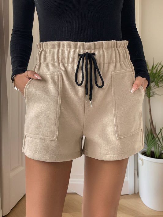 Perfee – Shorts mit Rüschen und Kordelzug und Taschen