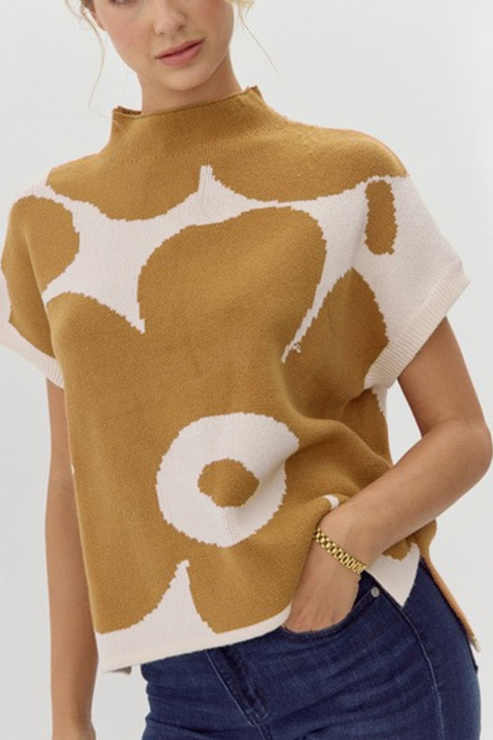 Pullover mit Stehkragen und kurzen Ärmeln und Blumenmuster in Kontrastfarbe