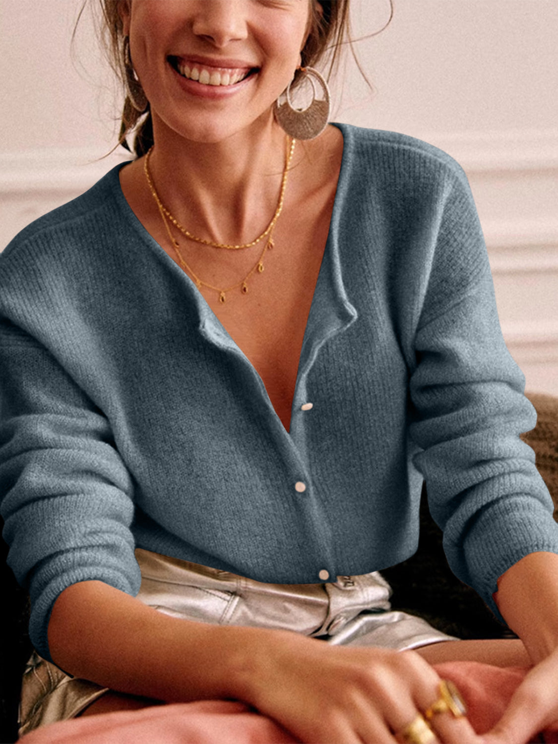 Langärmliger Pullover mit Knopfleiste