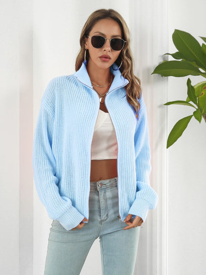 Rollkragenpullover mit Reißverschluss und langen Ärmeln