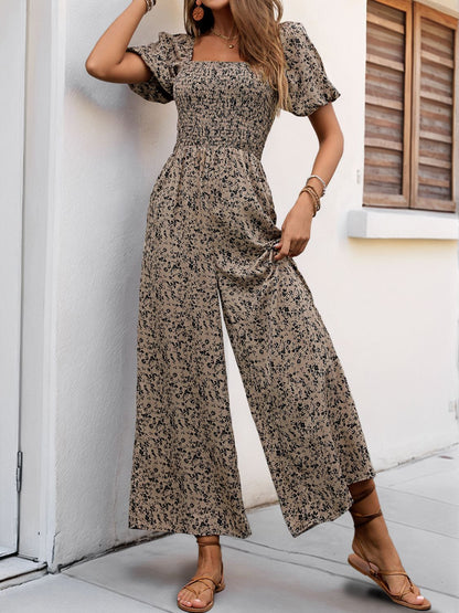 Perfee Jumpsuit mit gesmoktem Print und quadratischem Ausschnitt und Puffärmeln