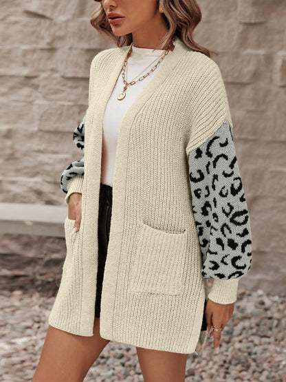 Cardigan mit offener Vorderseite und Leopardenmuster und Taschen