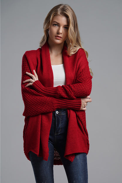 Strickjacke mit offenen Fledermausärmeln vorne