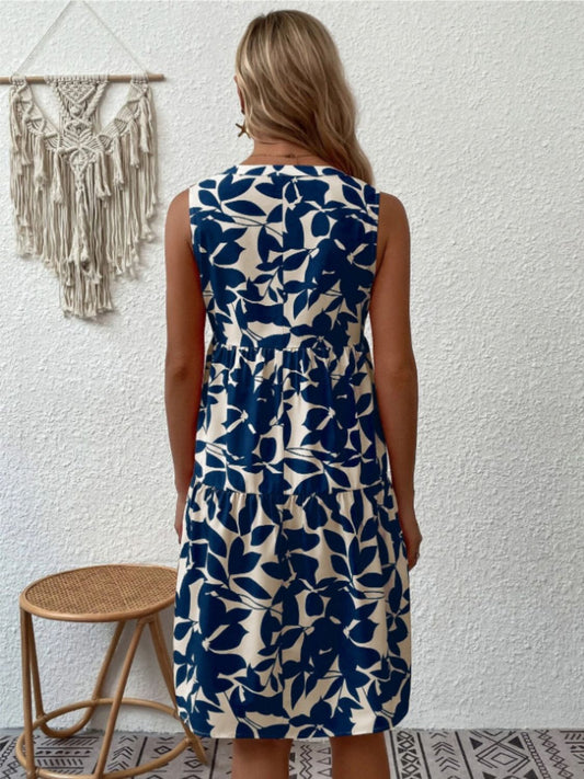 Bedrucktes, ärmelloses Minikleid mit Kerbe