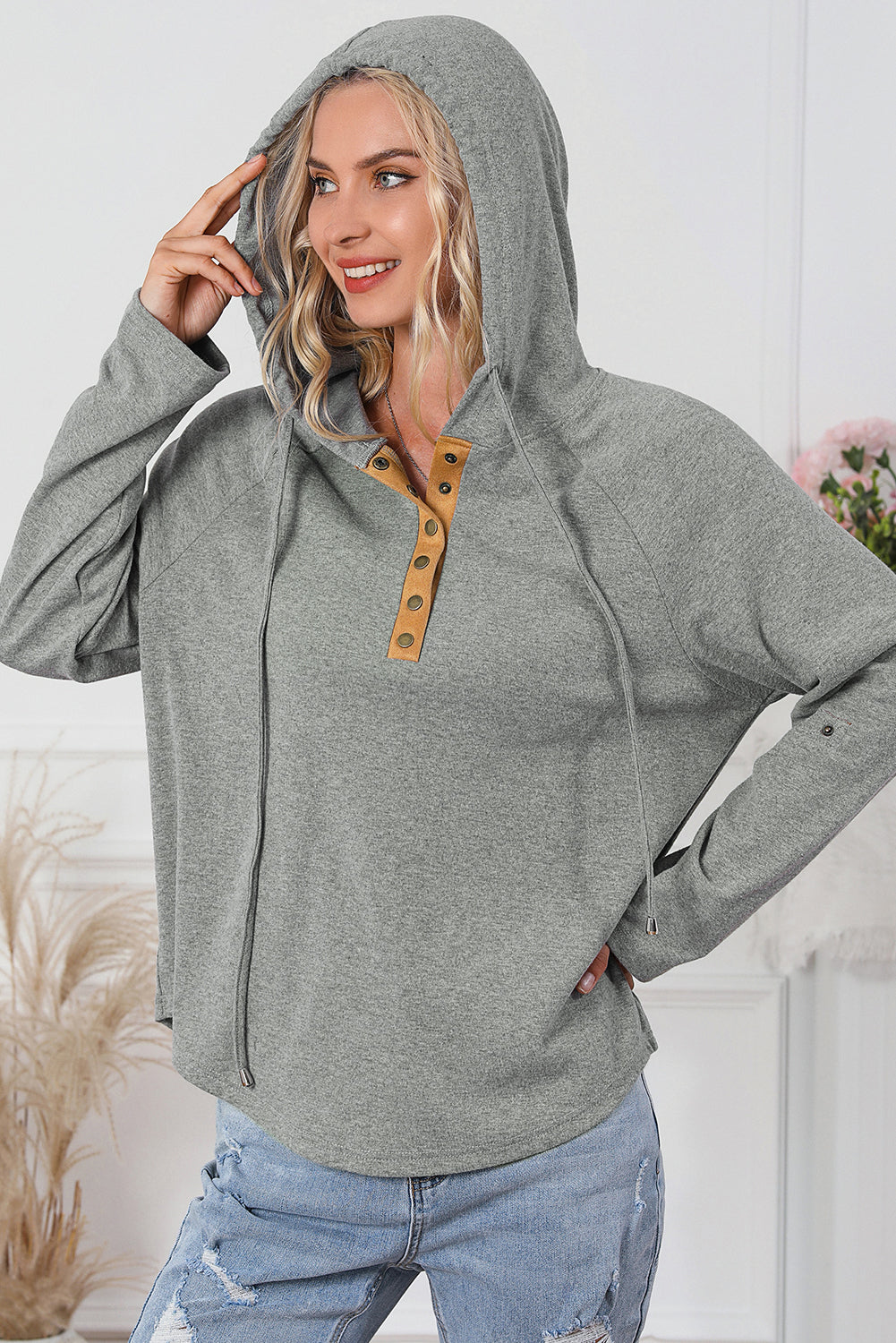 Langärmliger Hoodie mit Kordelzug und Vierteldruckknopf