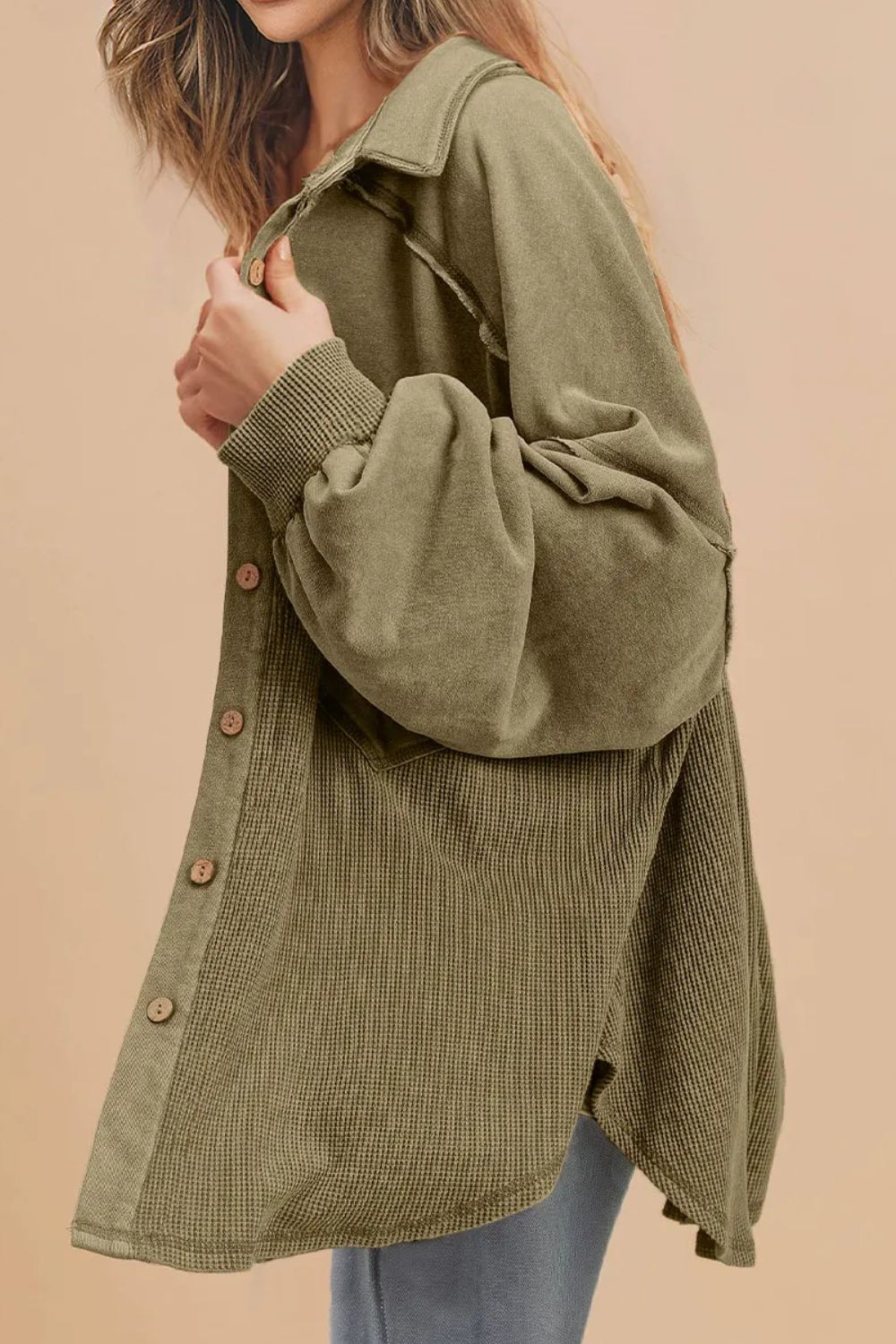 Langärmlige Shacket mit Waffelstrickkragen