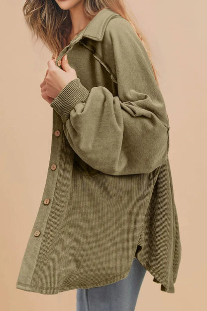 Langärmlige Shacket mit Waffelstrickkragen