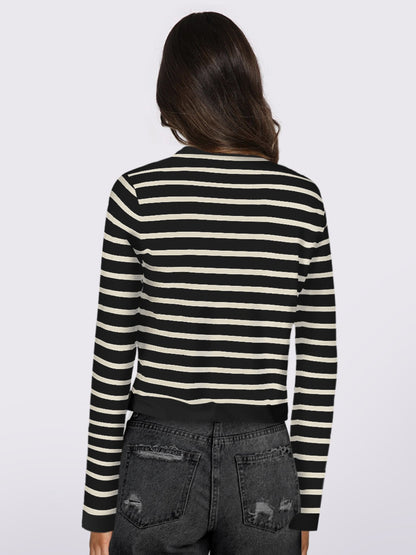 Gestreifter Cardigan mit Rundhalsausschnitt und Knöpfen und langen Ärmeln