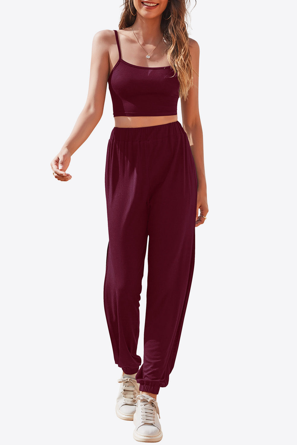 Set aus verkürztem Camisole und Jogginghose mit seitlichem Schlitz