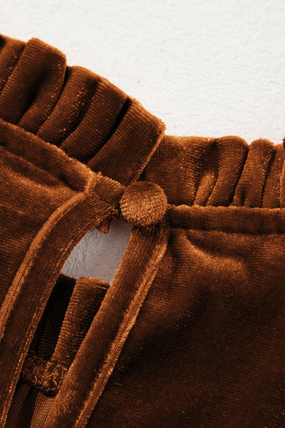 Bluse mit Stehkragen und Puffärmeln und Rüschen