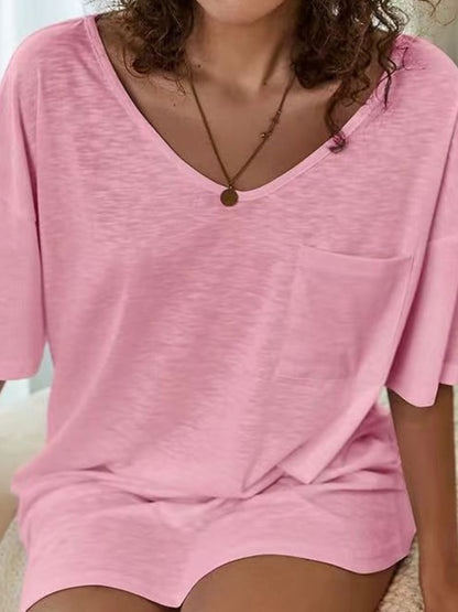 T-Shirt-Kleid mit V-Ausschnitt und kurzen Ärmeln und Taschen