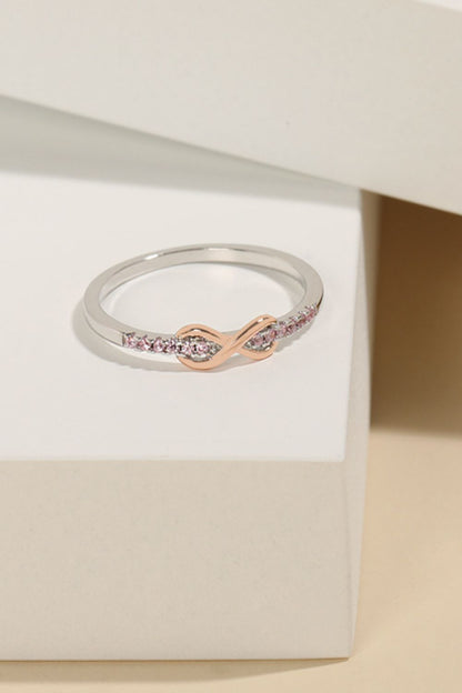 Ring mit Unendlichkeitssymbol und eingelegtem Zirkonia in 925er Sterlingsilber